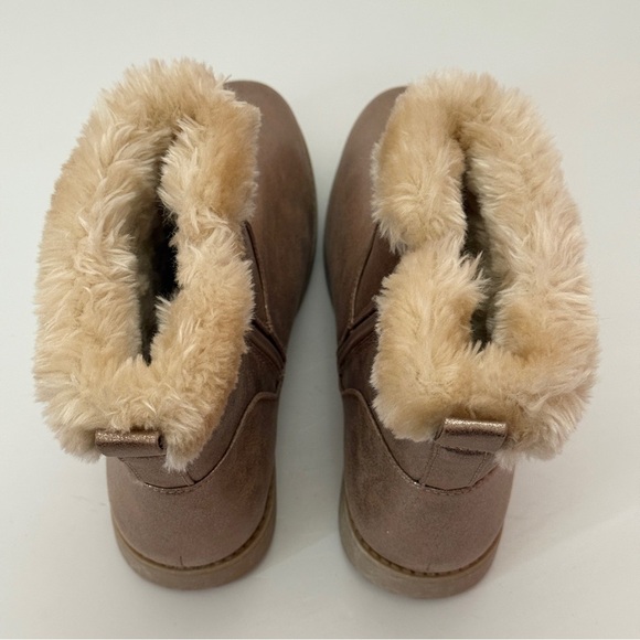 Cat & Jack Girls Shearling Style Boots Faux Fur Round Toe Size 5 - Picture 7 of 10